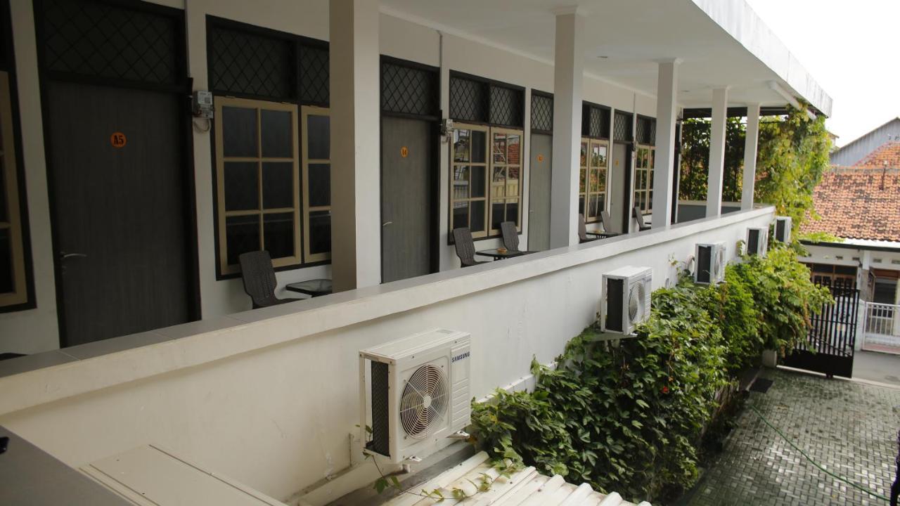 Hotel Bale Cangkring Cirebon Bagian luar foto
